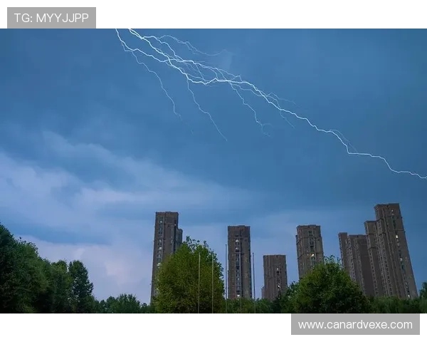 闪电 21 点：如何在21点时刻捕捉最壮观的闪电瞬间与摄影技巧